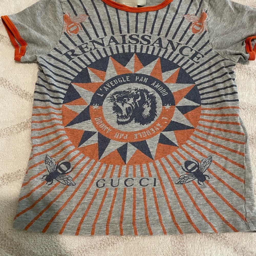 Gucci Kids Renaissance Graphic Tee in Gray and Orange